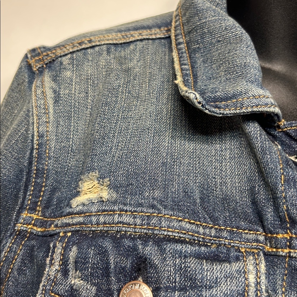 American Eagle Denim distressed, jean jacket size medium 100% cotton - Picture 4 of 7